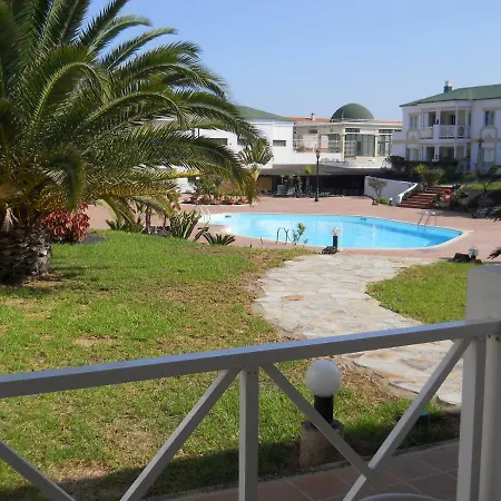 Pool View Apartment *